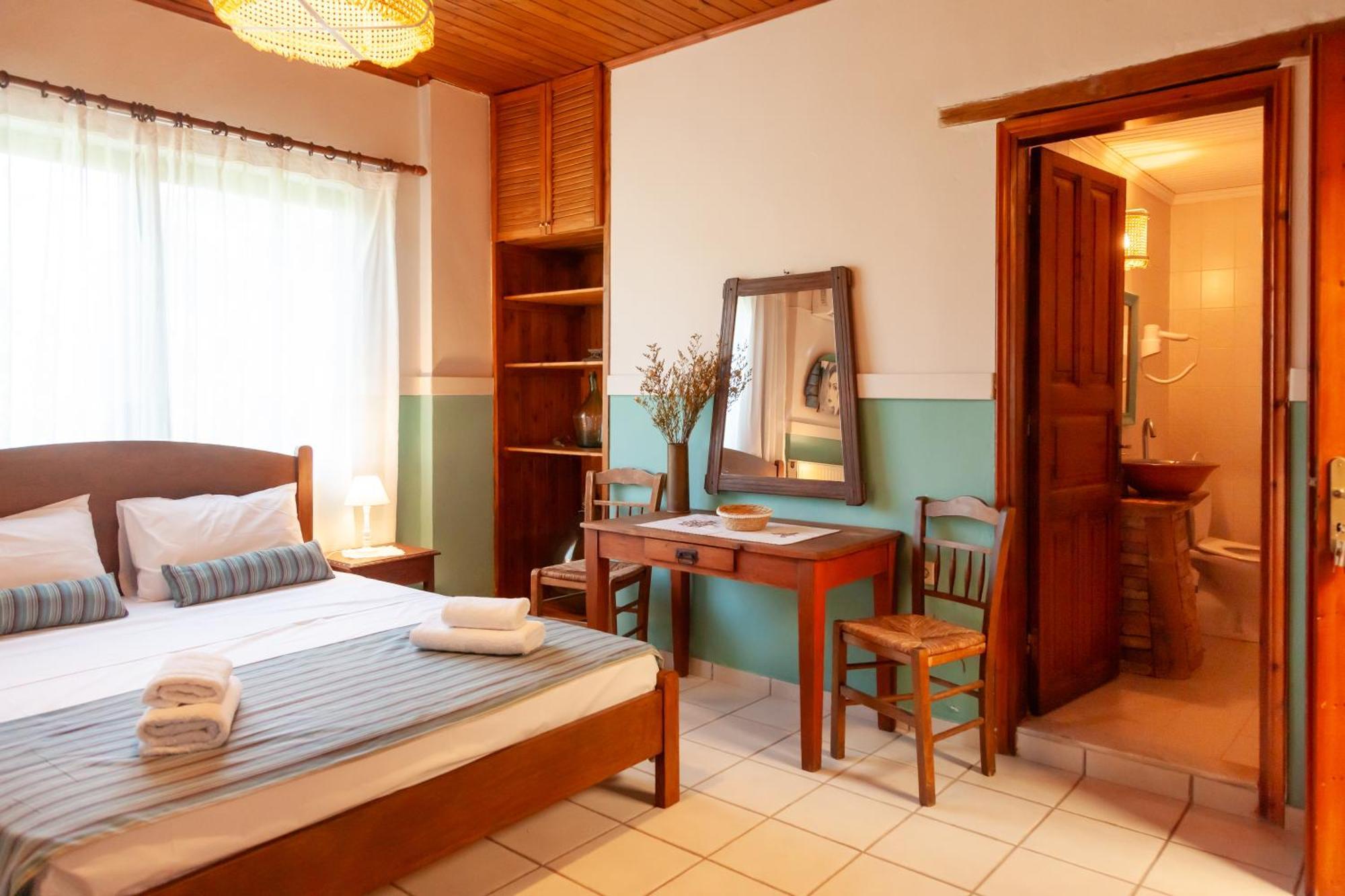 Amnisiades Apartments Karteros Ngoại thất bức ảnh