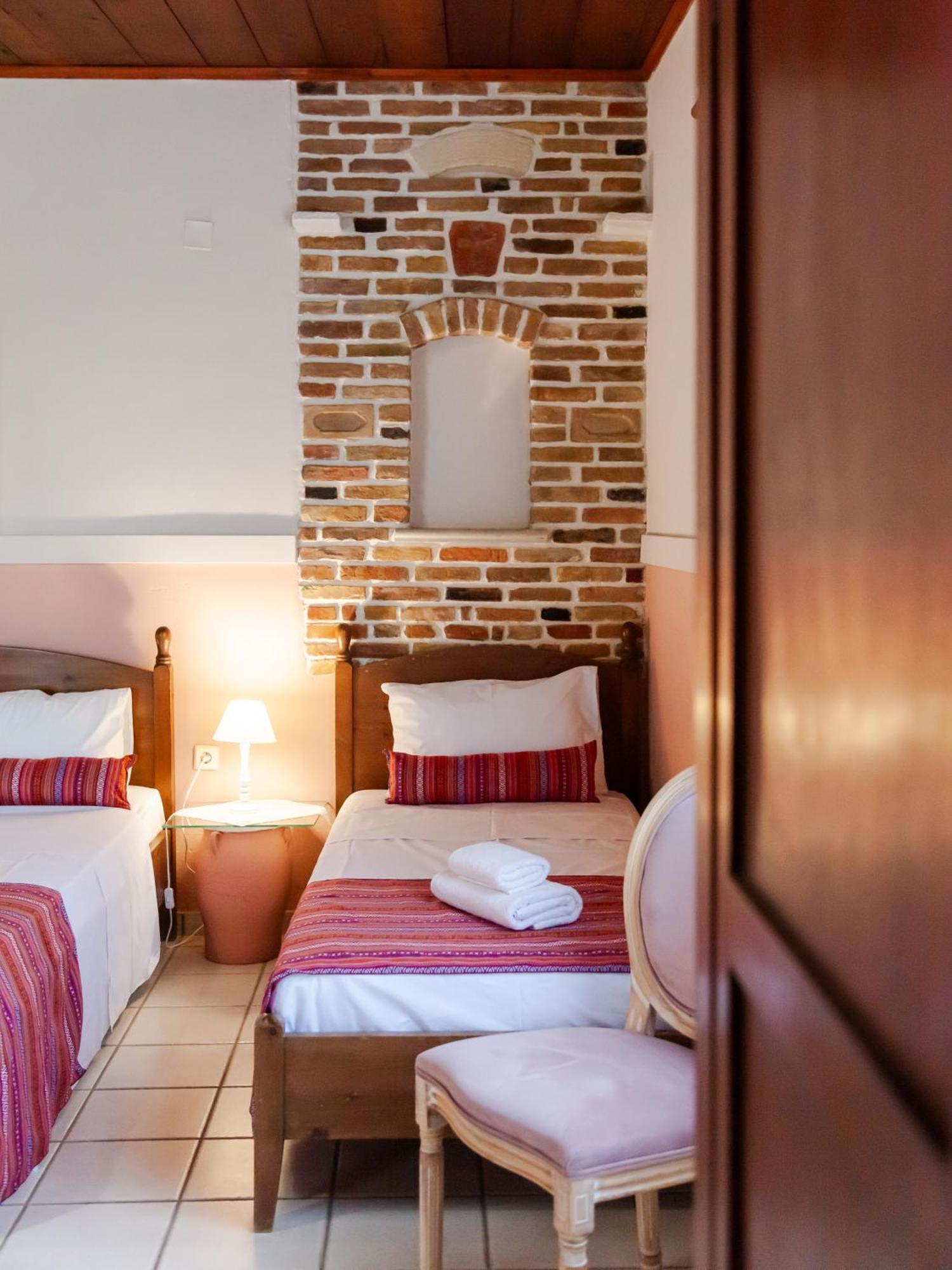 Amnisiades Apartments Karteros Ngoại thất bức ảnh