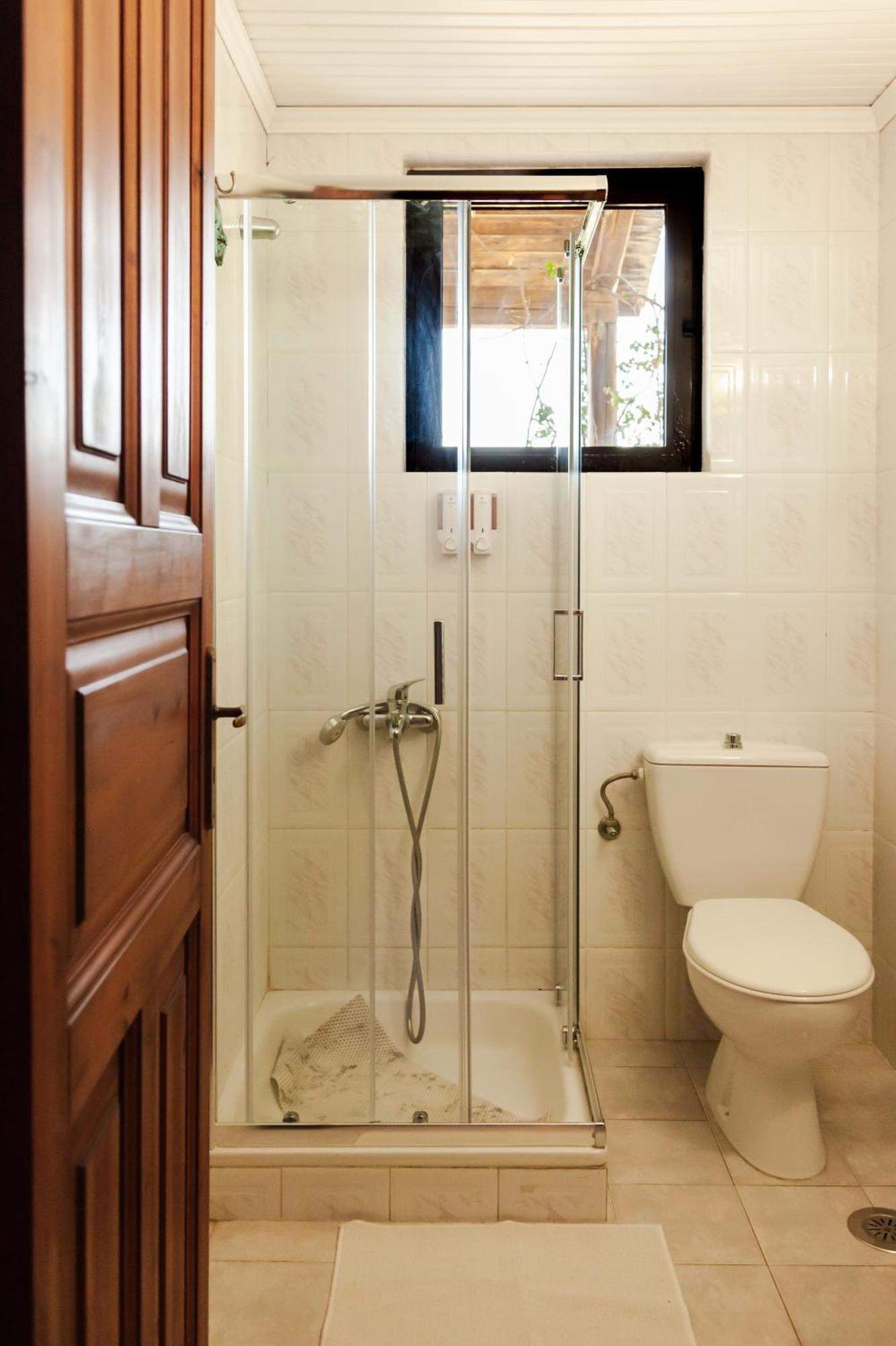 Amnisiades Apartments Karteros Ngoại thất bức ảnh