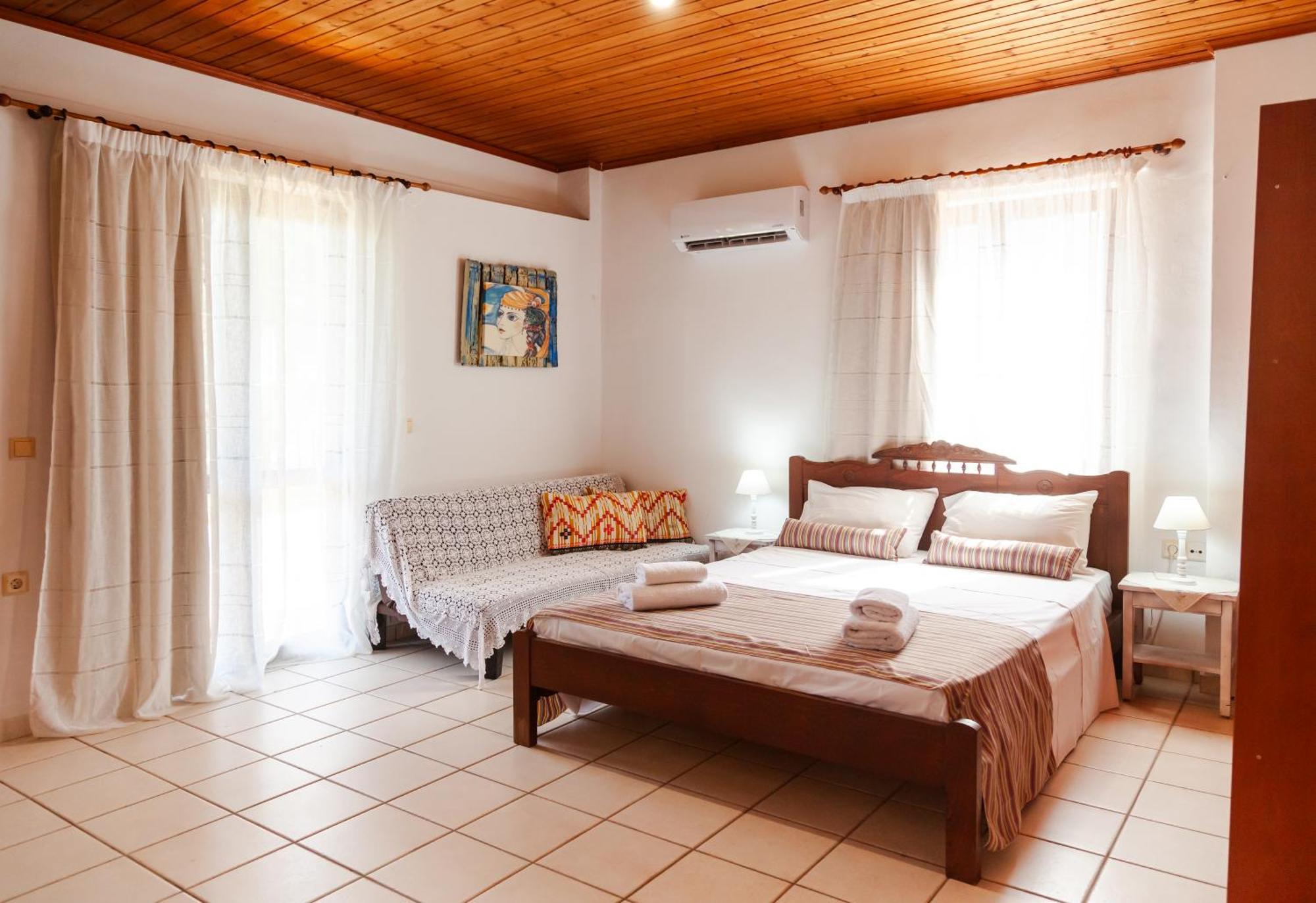Amnisiades Apartments Karteros Ngoại thất bức ảnh