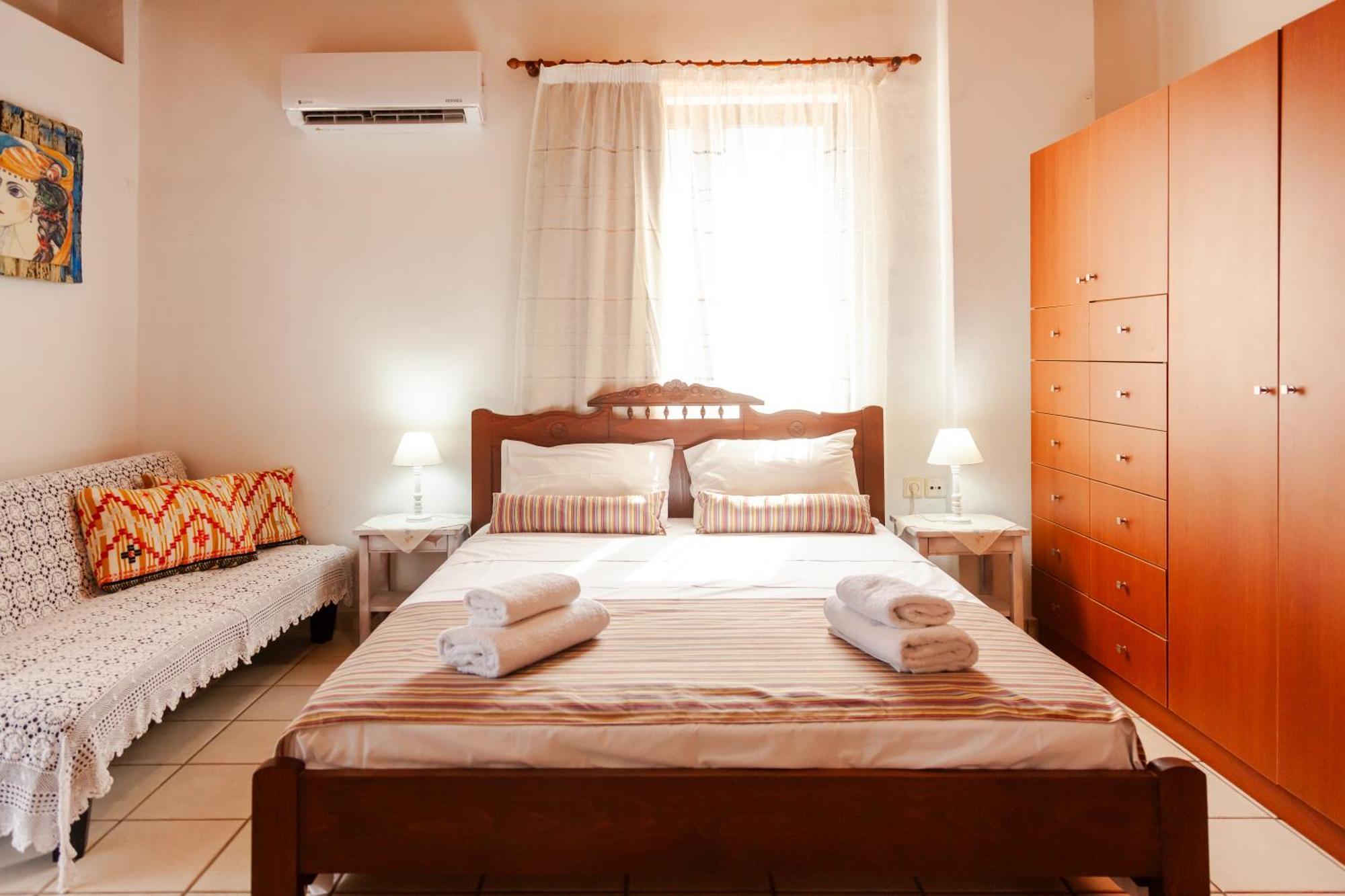 Amnisiades Apartments Karteros Ngoại thất bức ảnh
