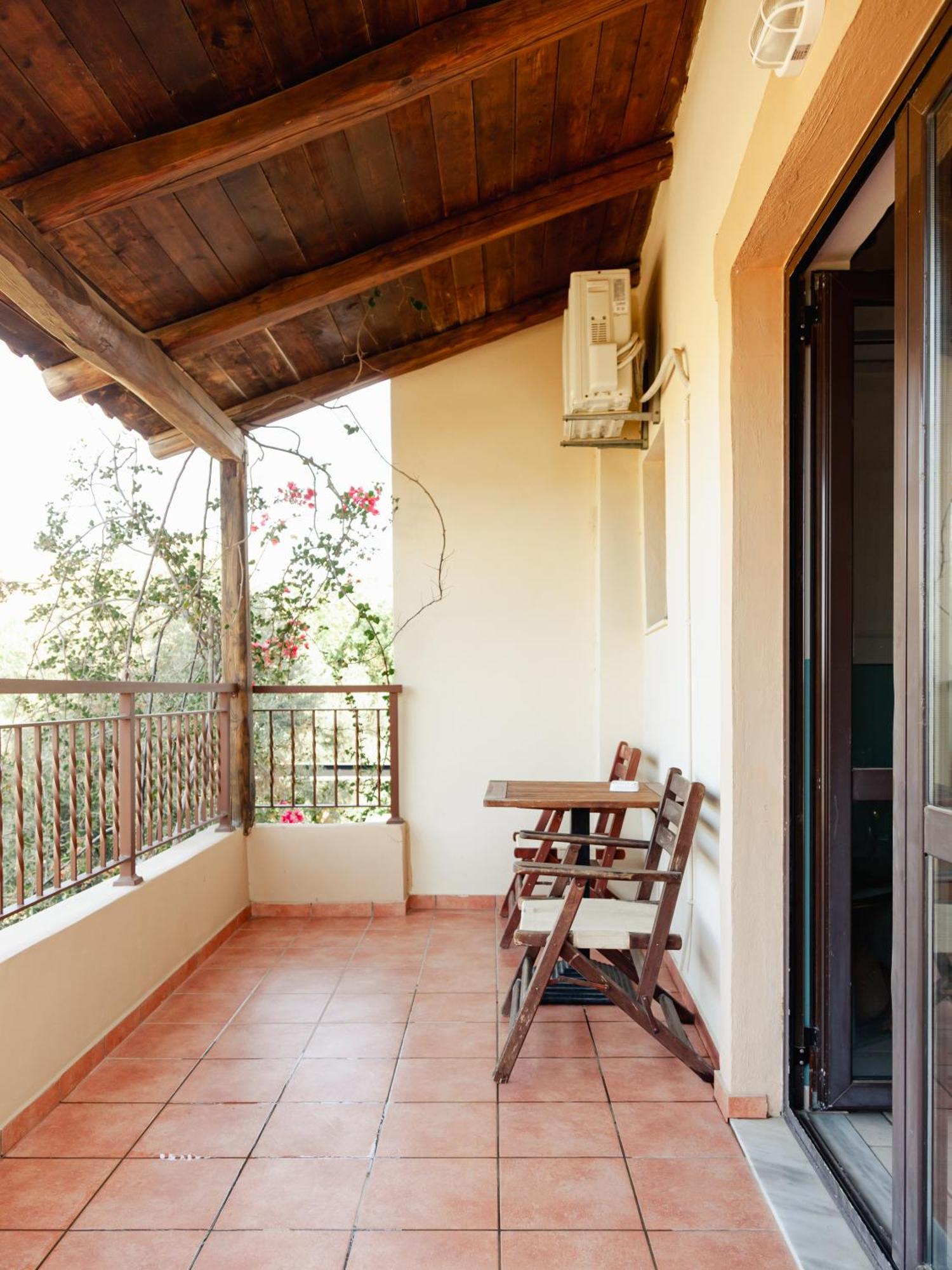 Amnisiades Apartments Karteros Ngoại thất bức ảnh